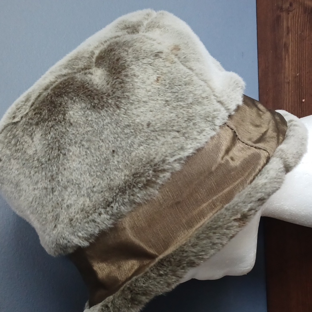 Hat - Picture 3 of 12